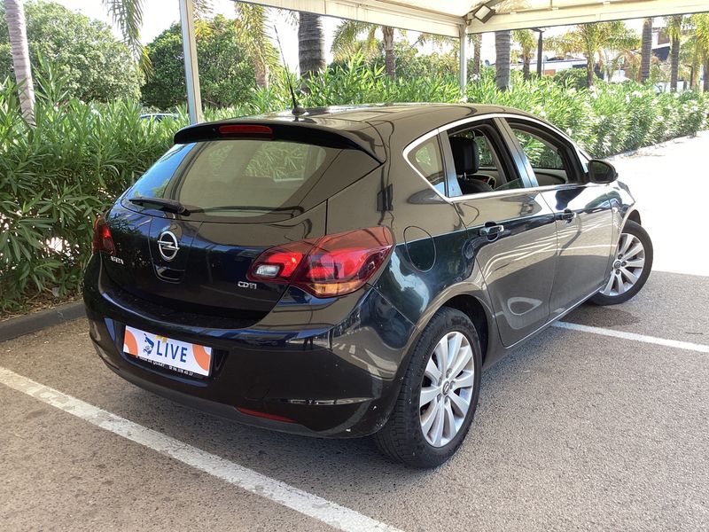 Opel Astra 1.7 CDTI Excellence 2012 – снимка 2