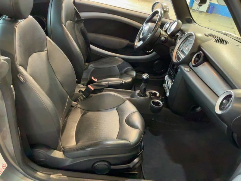 MINI Cabrio Cooper S 2009 – снимка 16