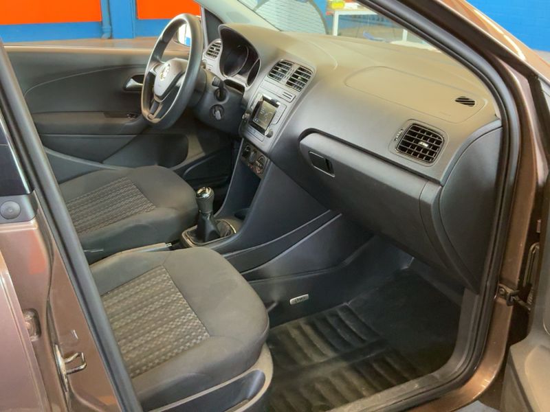 Volkswagen Polo 1.0 Trendline 2016 – снимка 16