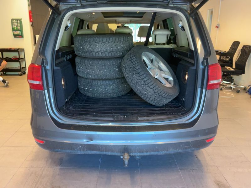 Volkswagen Sharan 2.0 TDI Highline BlueMotion Tech 2011 – снимка 16
