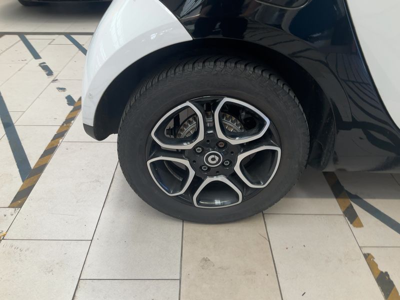 Smart fortwo 0.9 Turbo Basis passion 2019 – снимка 9