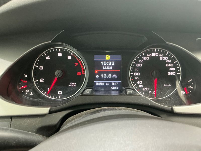 Audi A4 1.8 TFSI Attraction 2009 – снимка 4