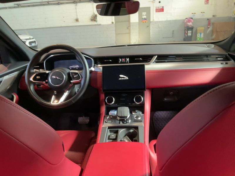 Jaguar F-Pace D200 Mild-Hybrid R-Dynamic SE AWD 2022 – снимка 17