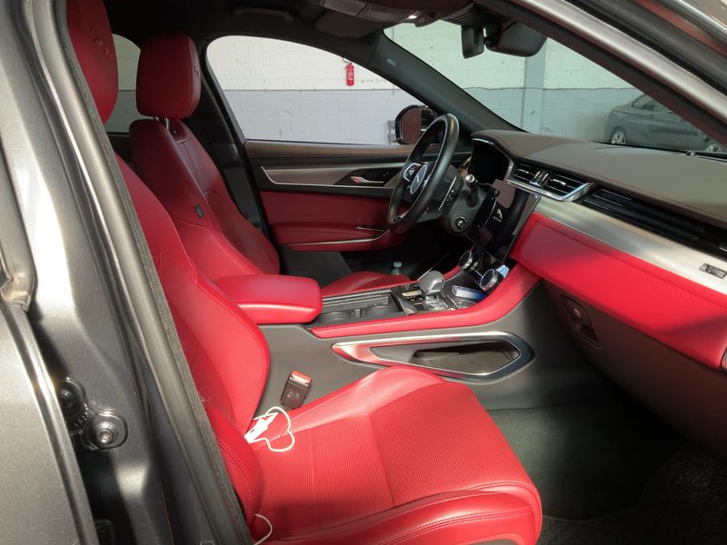 Jaguar F-Pace D200 Mild-Hybrid R-Dynamic SE AWD 2022 – снимка 16