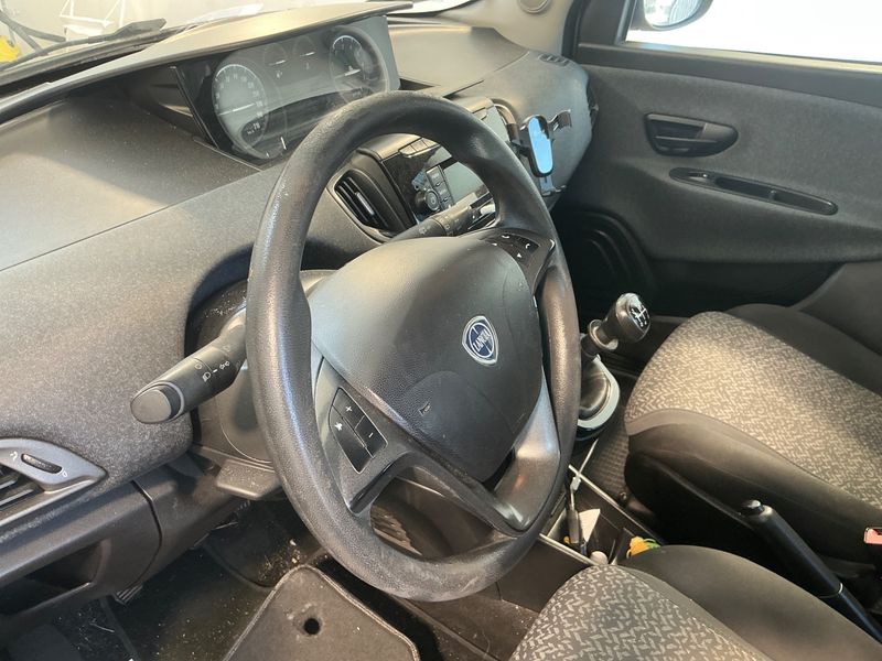 Lancia Ypsilon 1.2 Elefantino Blu 2019 – снимка 26