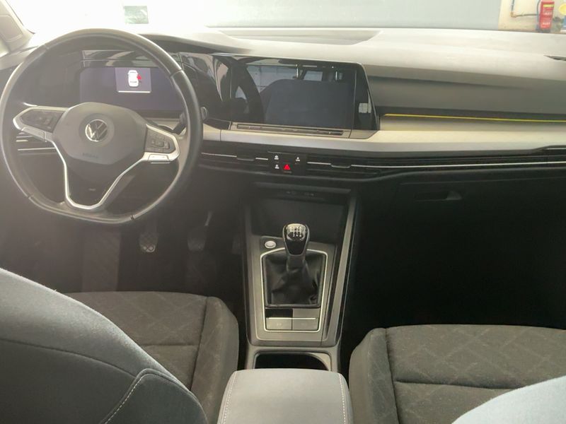 Volkswagen Golf VIII 2.0 TDI Life 1st Business Société Réversible 2021 – снимка 17