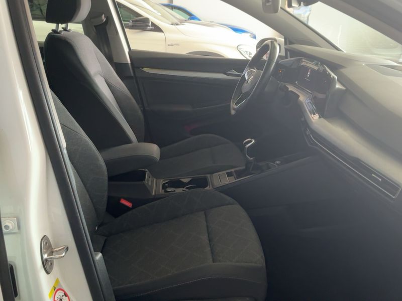 Volkswagen Golf VIII 2.0 TDI Life 1st Business Société Réversible 2021 – снимка 16