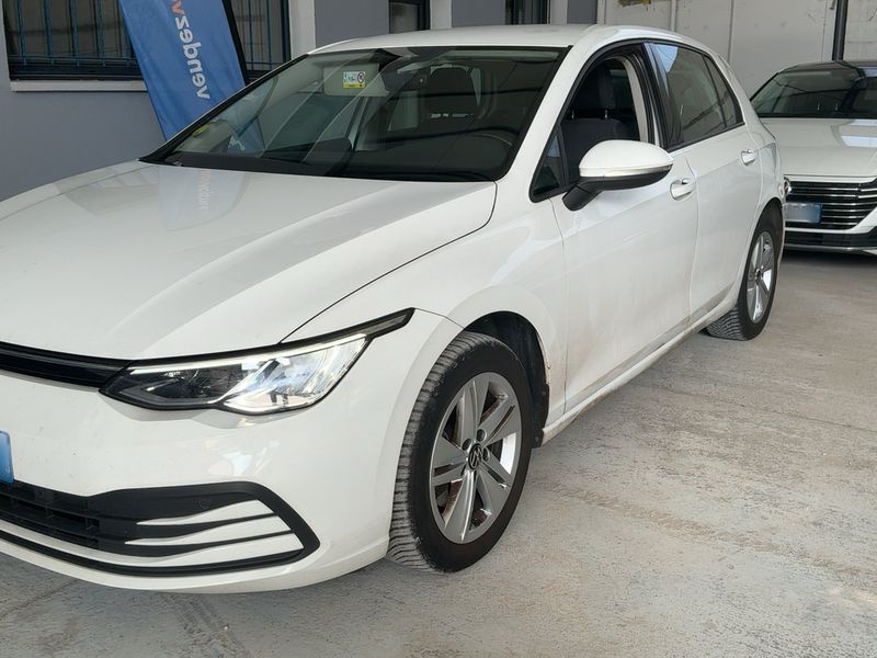 Volkswagen Golf VIII 2.0 TDI Life 1st Business Société Réversible 2021 – снимка 2