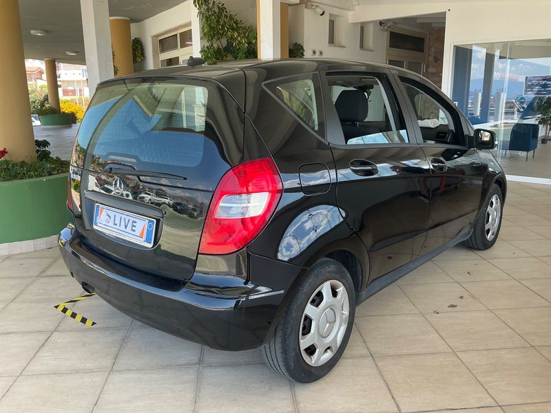 Mercedes-Benz A-Klasse A 160 Classic 2011 – снимка 2