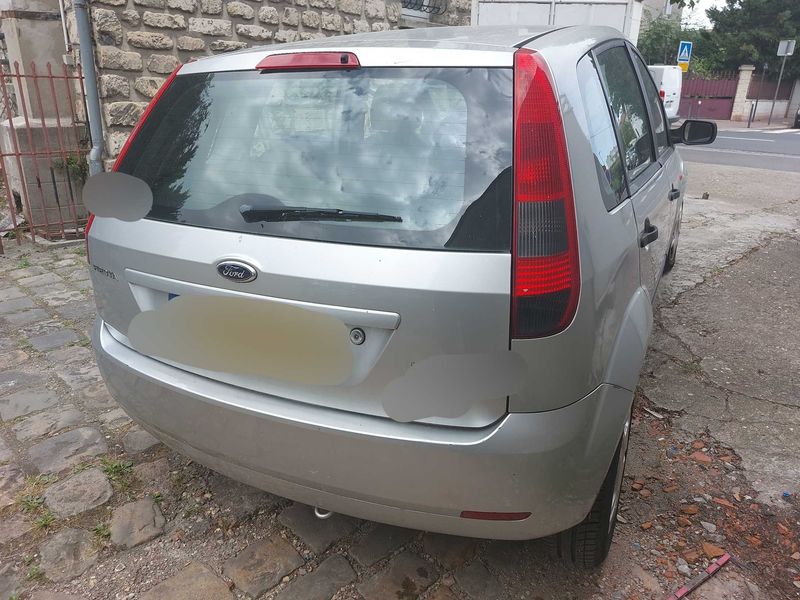 Ford Fiesta 1.4 Ghia 2004 – снимка 5
