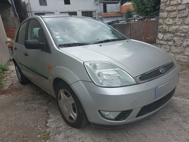 Ford Fiesta 1.4 Ghia 2004 – снимка 6