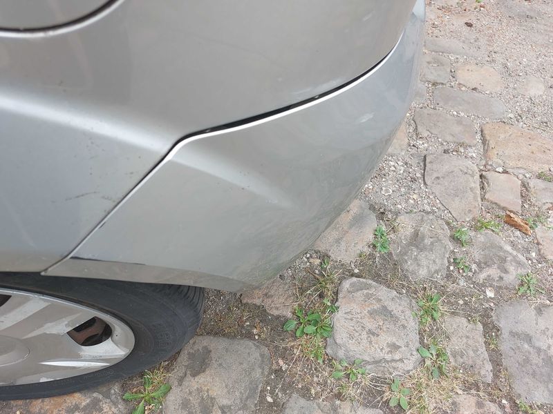 Ford Fiesta 1.4 Ghia 2004 – снимка 30