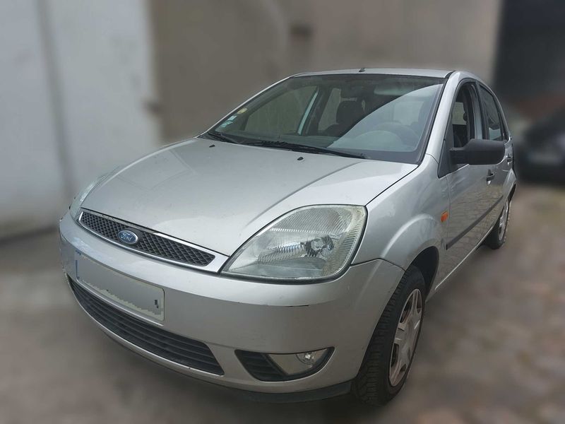 Ford Fiesta 1.4 Ghia 2004 – снимка 1
