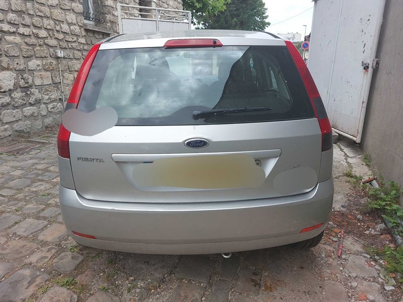 Ford Fiesta 1.4 Ghia 2004 – снимка 4