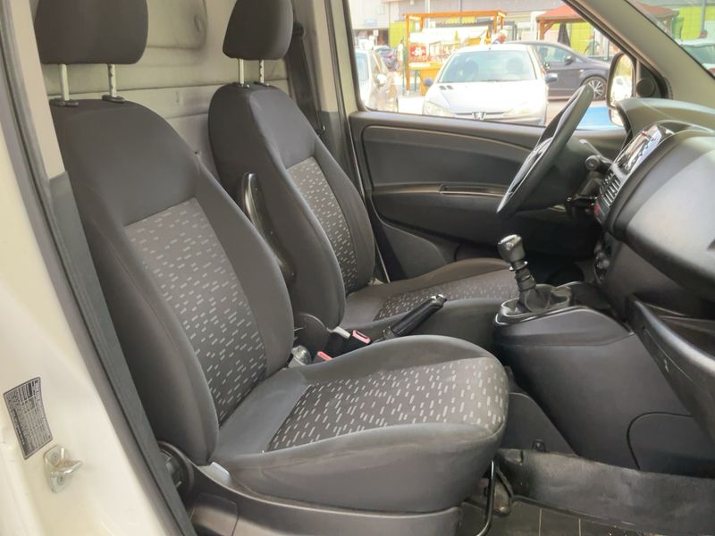 Opel Combo 1.6 CDTI Kasten 30 Jahre Edition L1H1 2,2t 2018 – снимка 16