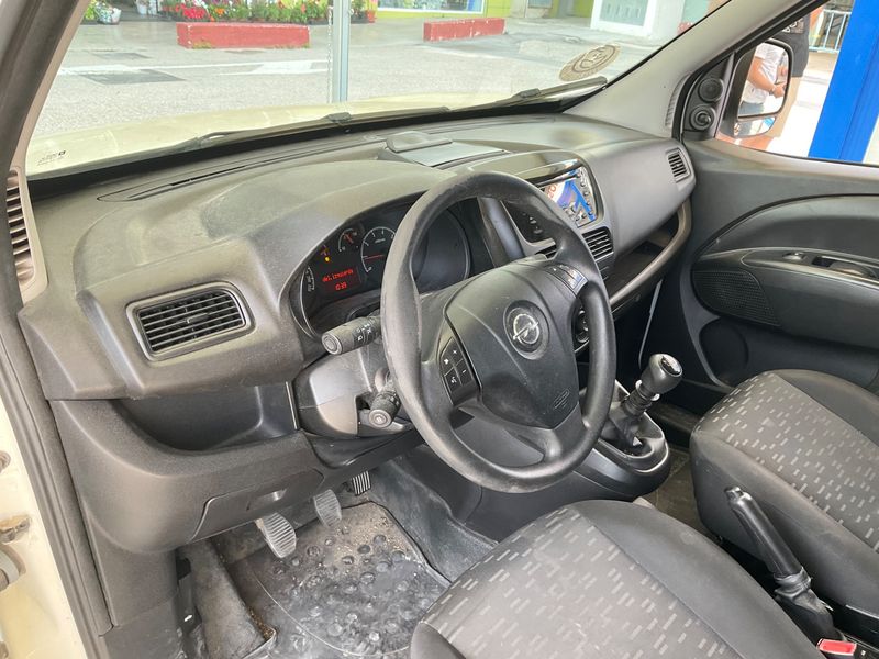Opel Combo 1.6 CDTI Kasten 30 Jahre Edition L1H1 2,2t 2018 – снимка 17