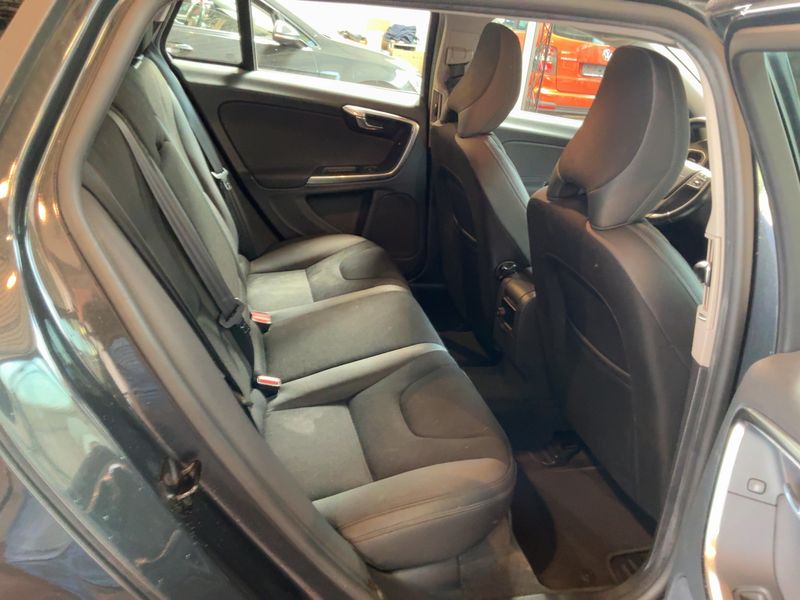 Volvo V60 2.0 D3 Edition 2013 – снимка 19