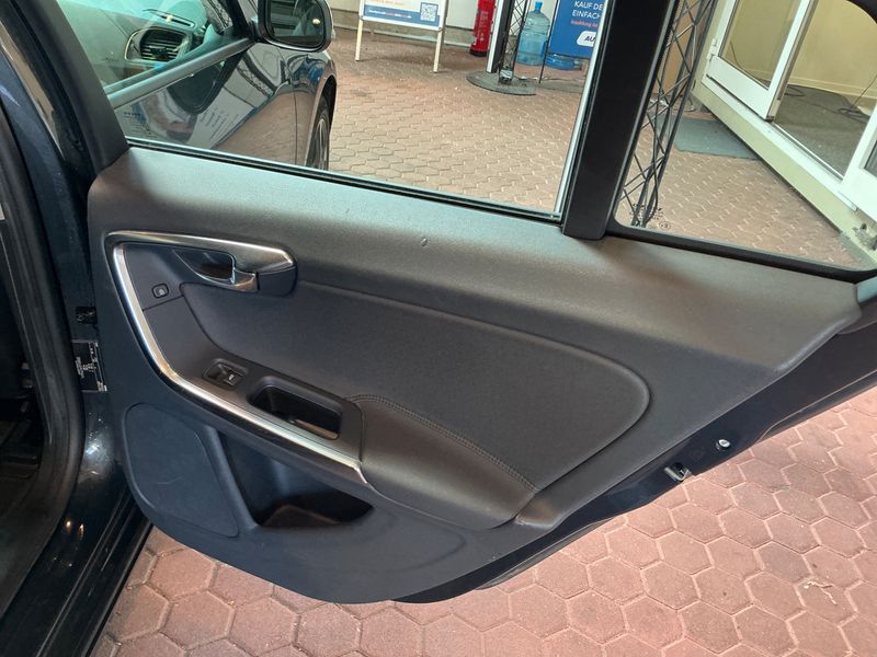 Volvo V60 2.0 D3 Edition 2013 – снимка 26