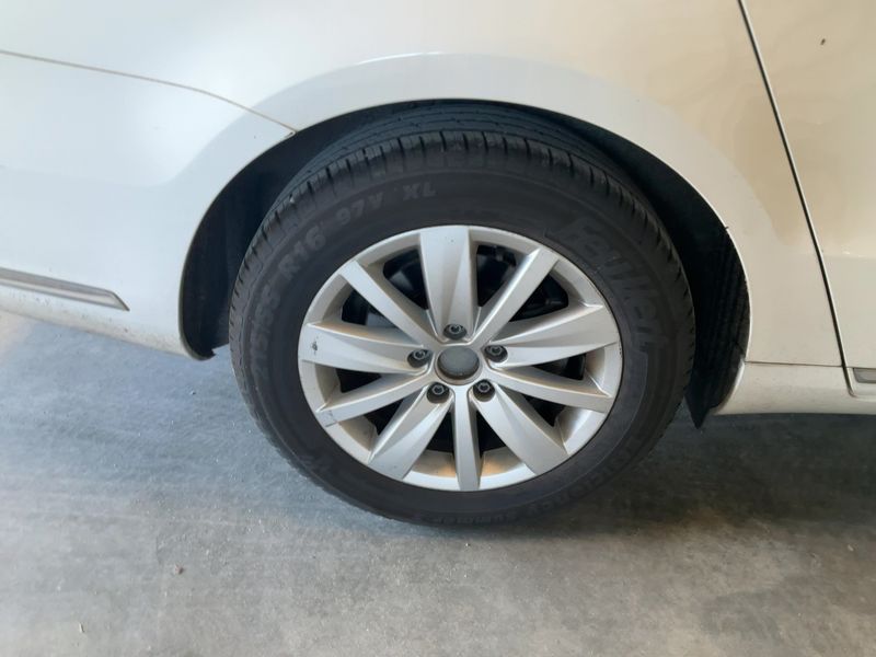 Volkswagen Passat 1.6 TDI 2014 – снимка 19