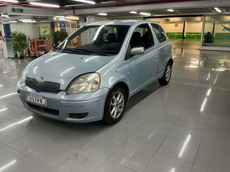 Toyota Yaris 1.3 VVT-i Les Bleus 2004 – снимка 1