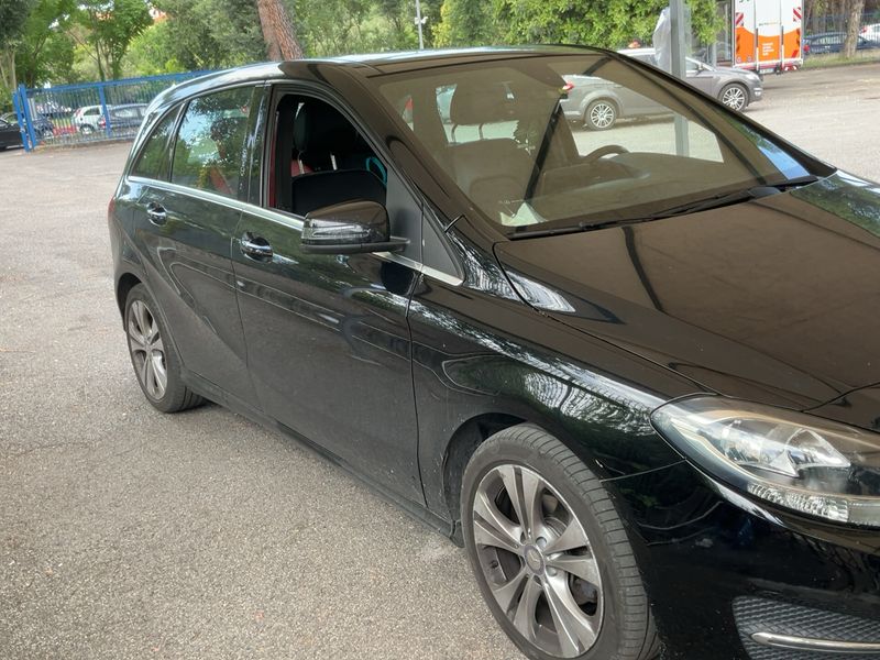 Mercedes-Benz B-Klasse B 180 CDI AMG Sport 2015 – снимка 12
