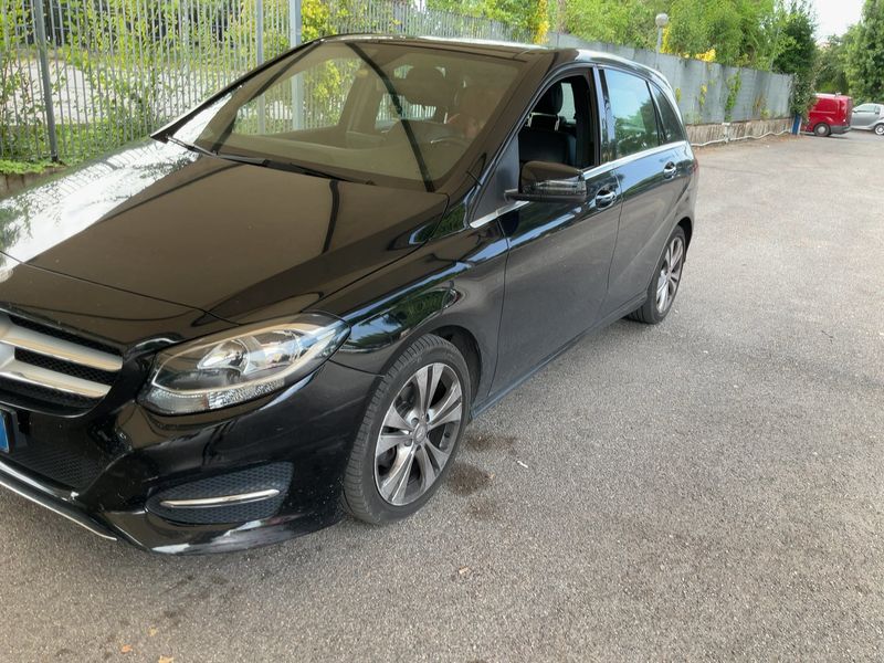 Mercedes-Benz B-Klasse B 180 CDI AMG Sport 2015 – снимка 2