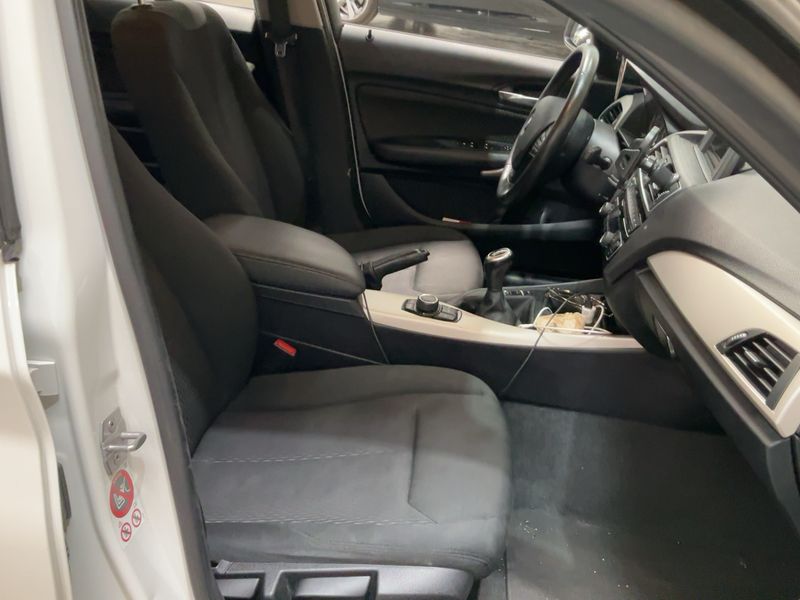 BMW 1er 118d xDrive Executive 2016 – снимка 16