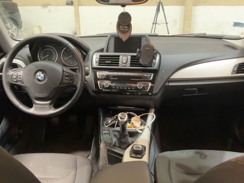 BMW 1er 118d xDrive Executive 2016 – снимка 17