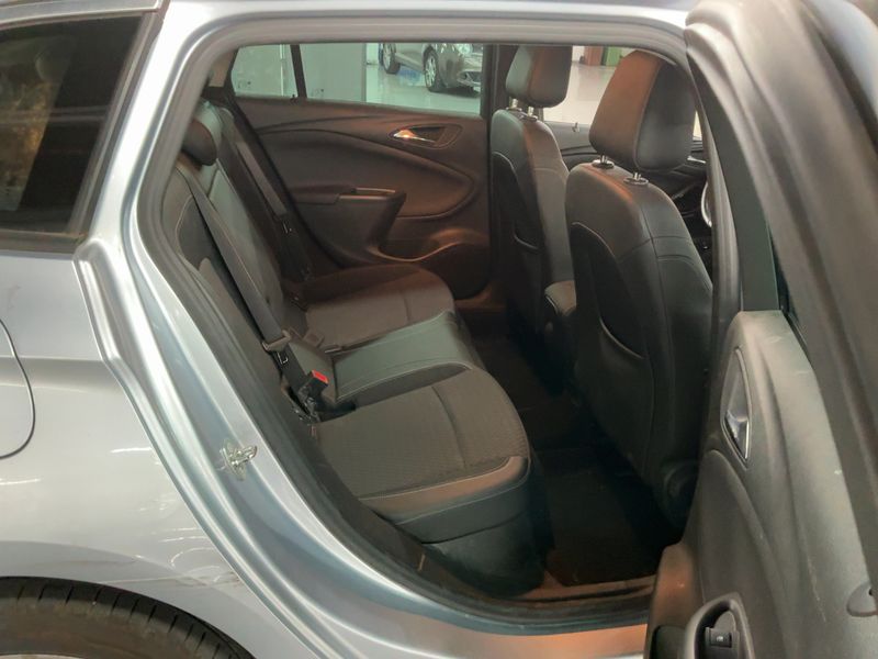Opel Astra 1.6 CDTI DPF Innovation Start&Stop 2016 – снимка 19