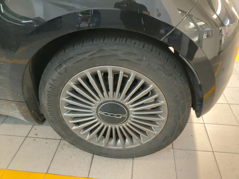 Fiat 500e electric drive 87 kW Icon 2021 – снимка 5