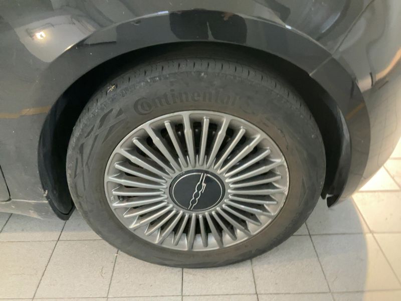 Fiat 500e electric drive 87 kW Icon 2021 – снимка 11