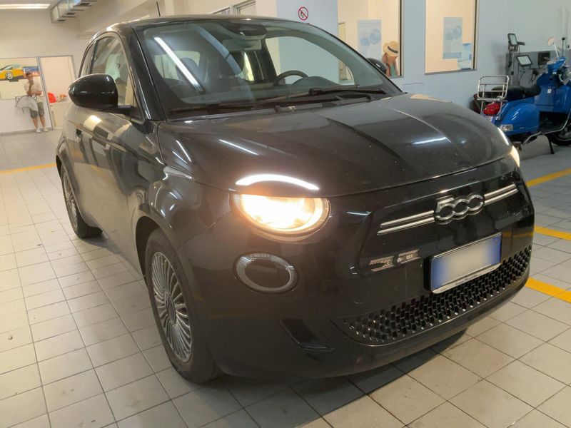 Fiat 500e electric drive 87 kW Icon 2021 – снимка 12
