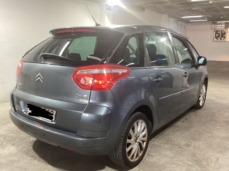 Citroen C4 Picasso 1.6 HDi SX 2007 – снимка 2