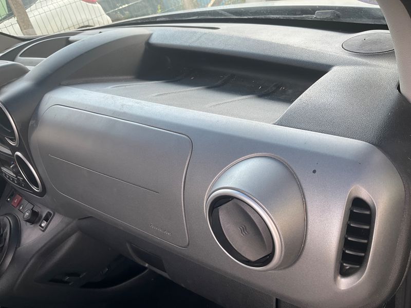 Citroen Berlingo 1.2 PureTech Shine 2018 – снимка 23