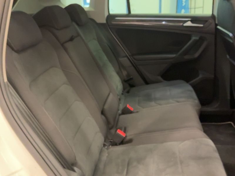 Volkswagen Tiguan 2.0 TDI Carat Exclusive BlueMotion Tech 2018 – снимка 19