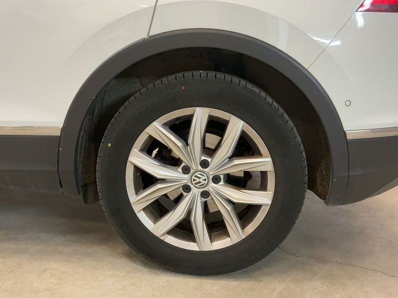 Volkswagen Tiguan 2.0 TDI Carat Exclusive BlueMotion Tech 2018 – снимка 5