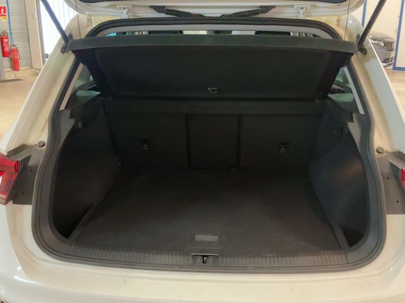 Volkswagen Tiguan 2.0 TDI Carat Exclusive BlueMotion Tech 2018 – снимка 15