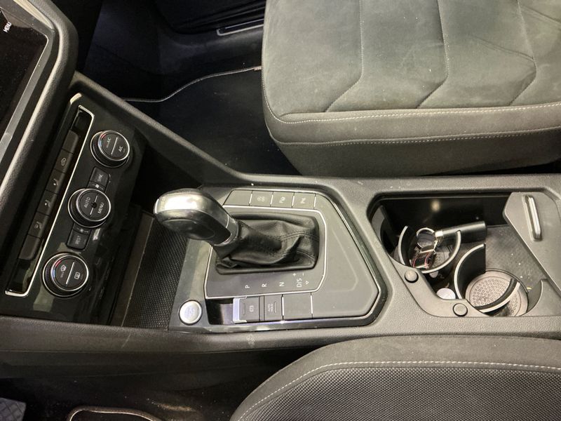 Volkswagen Tiguan 2.0 TDI Carat Exclusive BlueMotion Tech 2018 – снимка 27