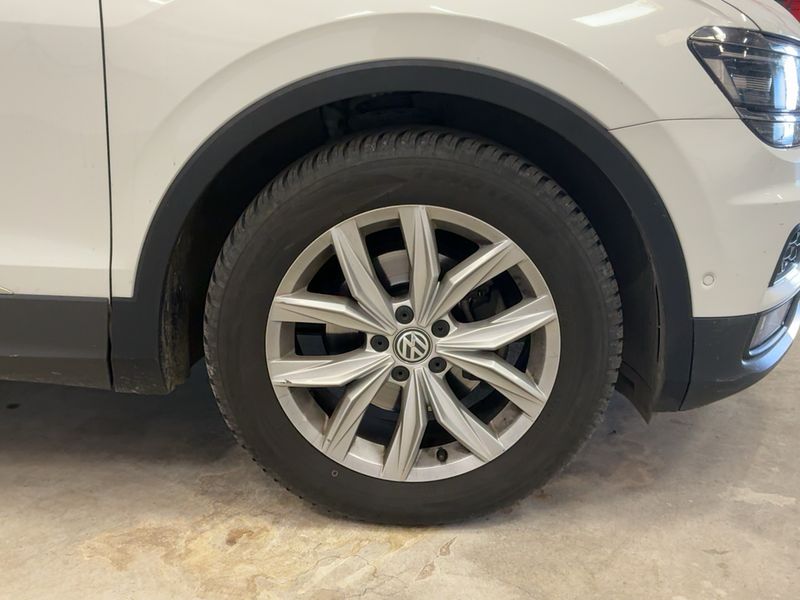 Volkswagen Tiguan 2.0 TDI Carat Exclusive BlueMotion Tech 2018 – снимка 11