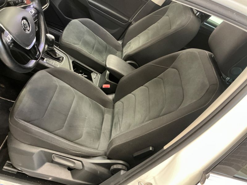 Volkswagen Tiguan 2.0 TDI Carat Exclusive BlueMotion Tech 2018 – снимка 25