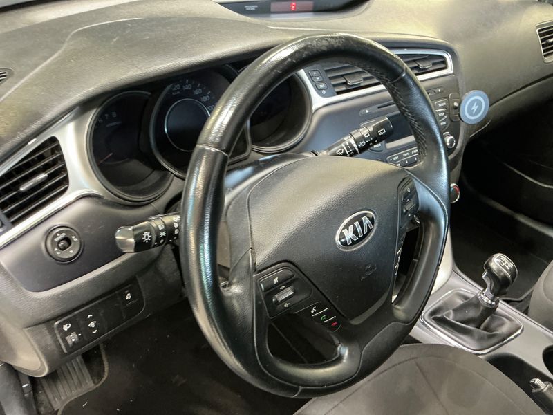Kia cee'd 1.6 GDI Edition 7 2018 – снимка 28