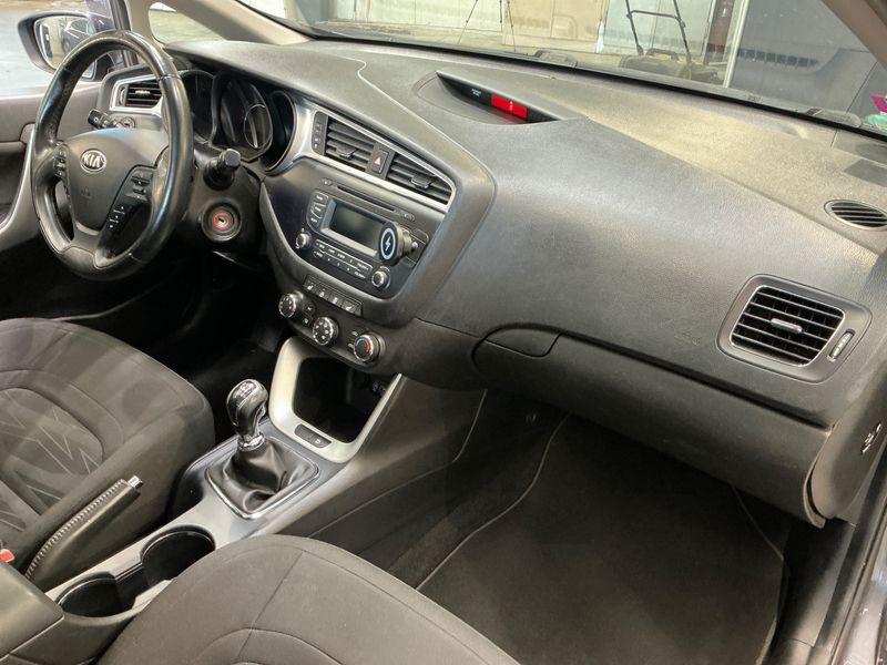 Kia cee'd 1.6 GDI Edition 7 2018 – снимка 26