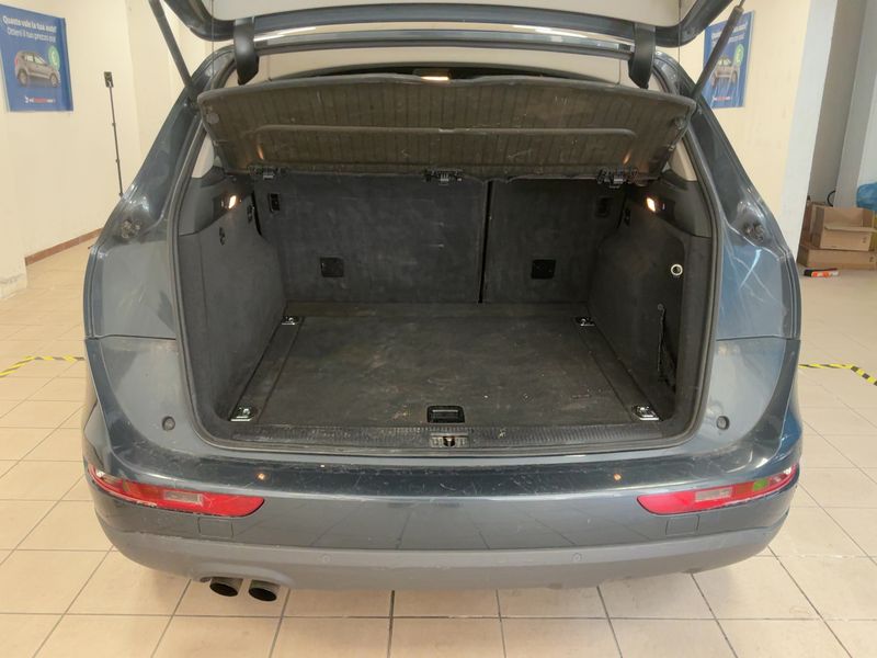Audi Q5 2.0 TDI quattro 2009 – снимка 15