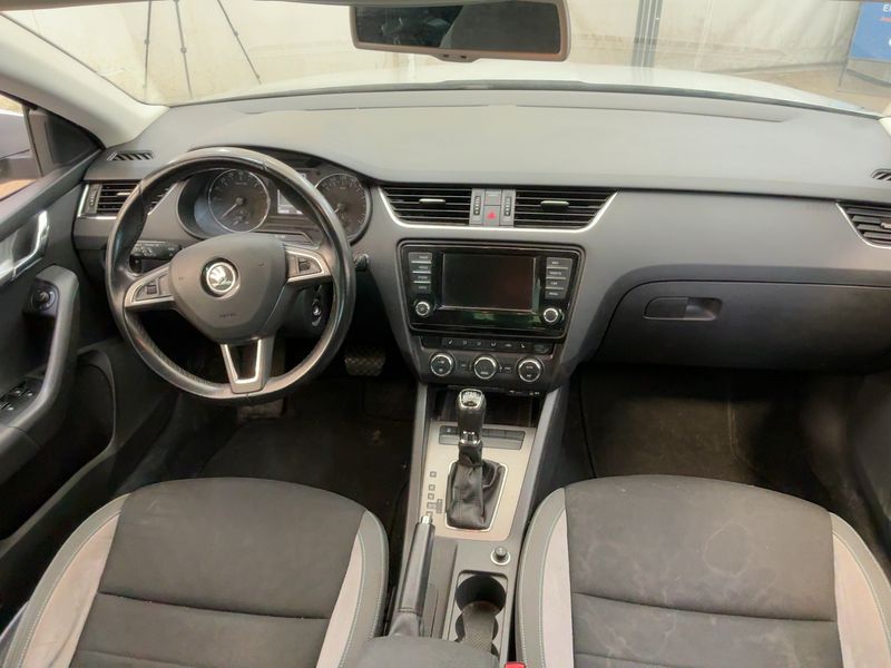 Skoda Octavia 1.6 TDI Joy 2016 – снимка 17