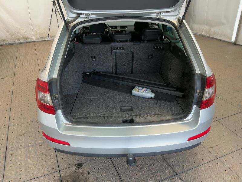 Skoda Octavia 1.6 TDI Joy 2016 – снимка 15