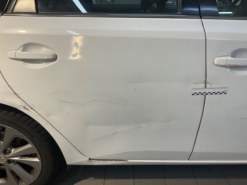 Toyota Auris 1.8 Hybrid Lounge 2013 – снимка 25
