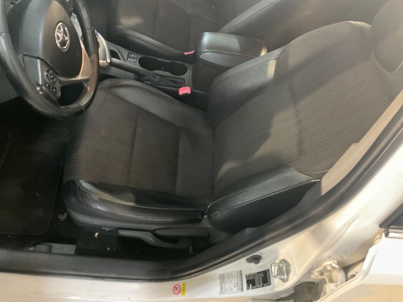 Toyota Auris 1.8 Hybrid Lounge 2013 – снимка 33
