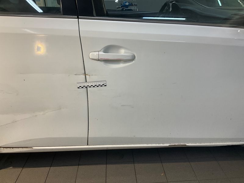 Toyota Auris 1.8 Hybrid Lounge 2013 – снимка 27
