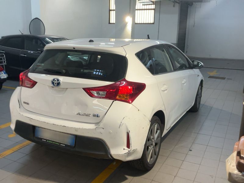 Toyota Auris 1.8 Hybrid Lounge 2013 – снимка 8