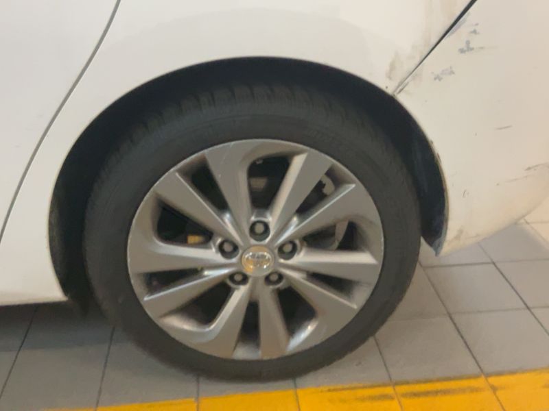 Toyota Auris 1.8 Hybrid Lounge 2013 – снимка 5